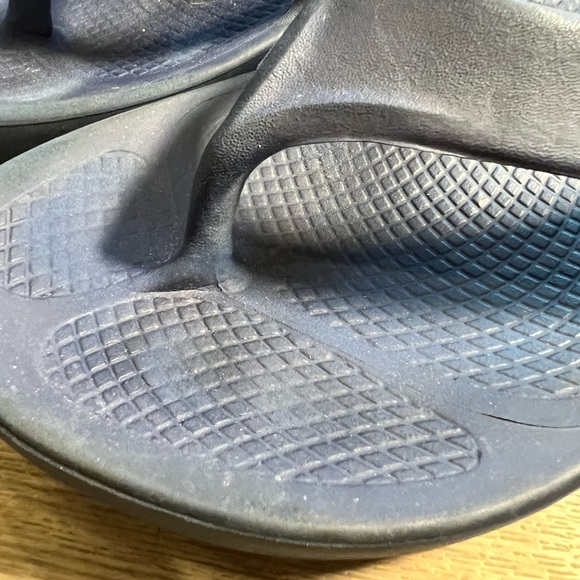 Oofos Blue Sandal- M-9 W-11 - Picture 2 of 10
